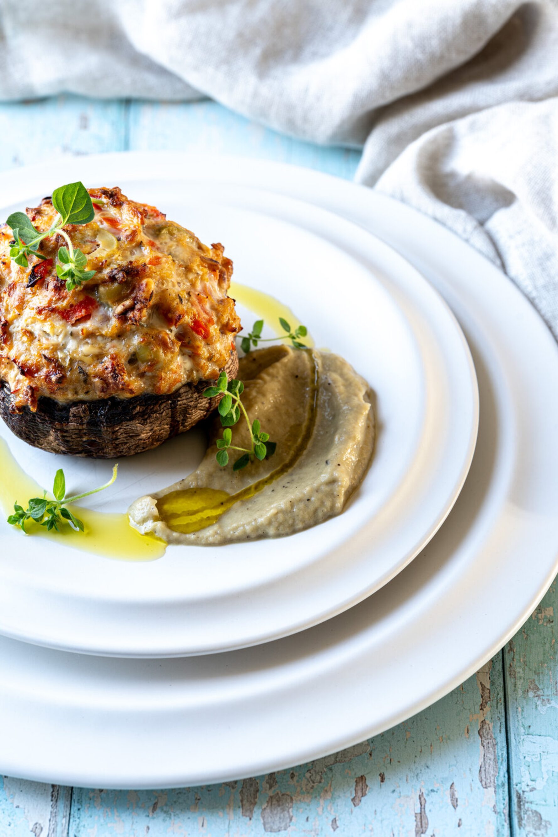 Gevulde portobello met een crème van aubergine