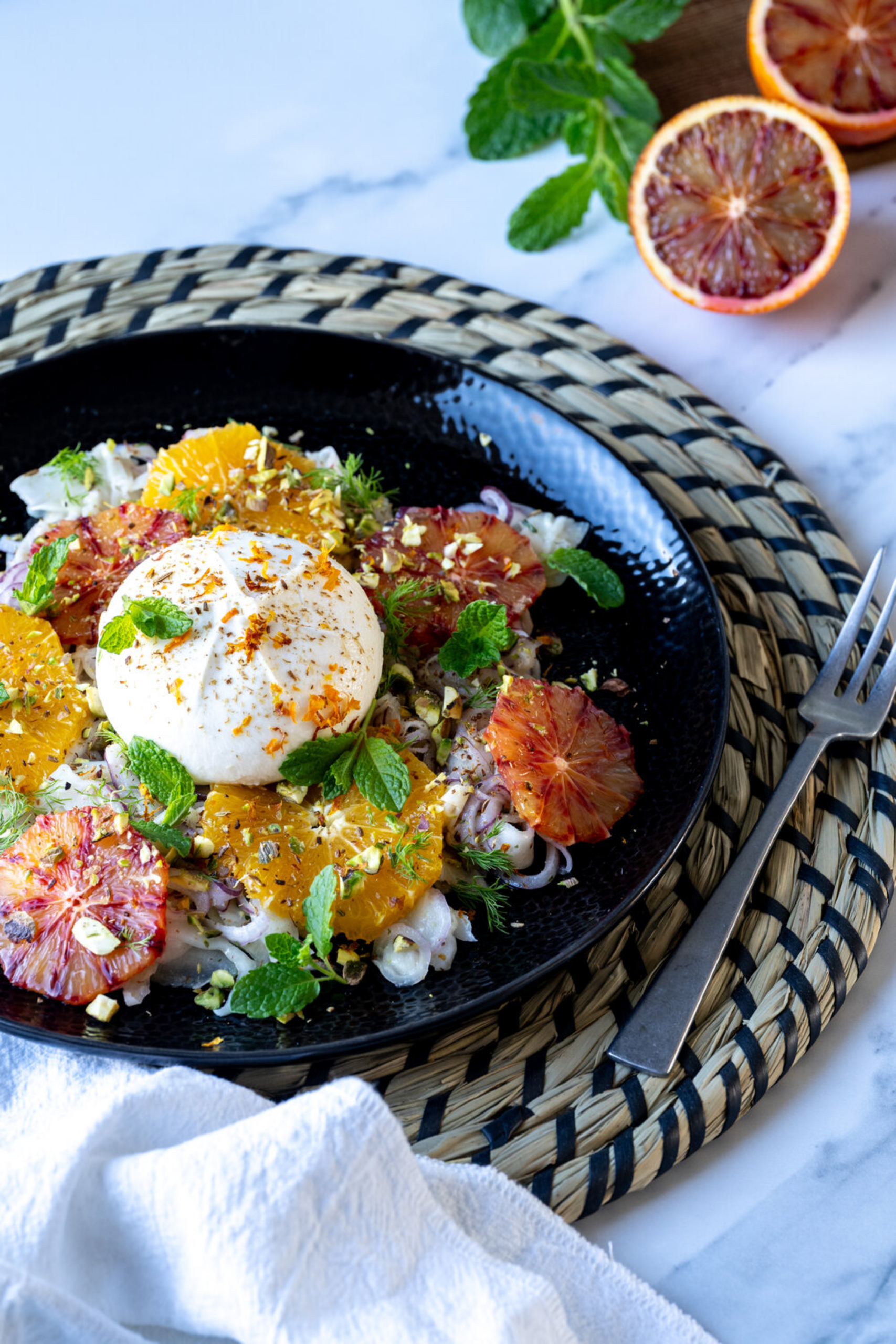 Gemarineerde venkelsalade met sinaasappel en burrata